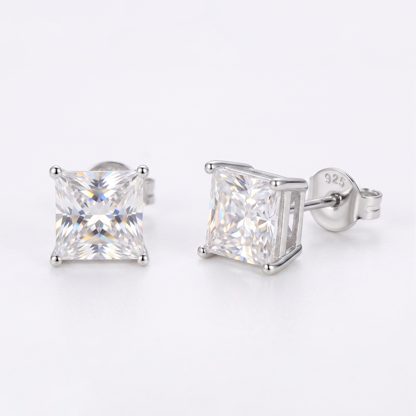 스퀘어 랩 다이아몬드 이어링 — 0.8ct